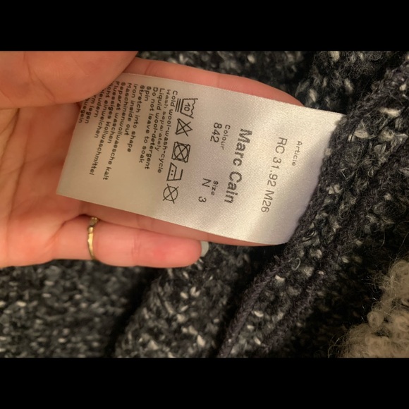 Vintage Chanel cardigan - Picture 7 of 7